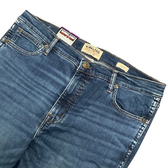 Kirkland Signature Women's Jeans High Rise Stretch Blue Size 14 NWT - Picture 5 of 7